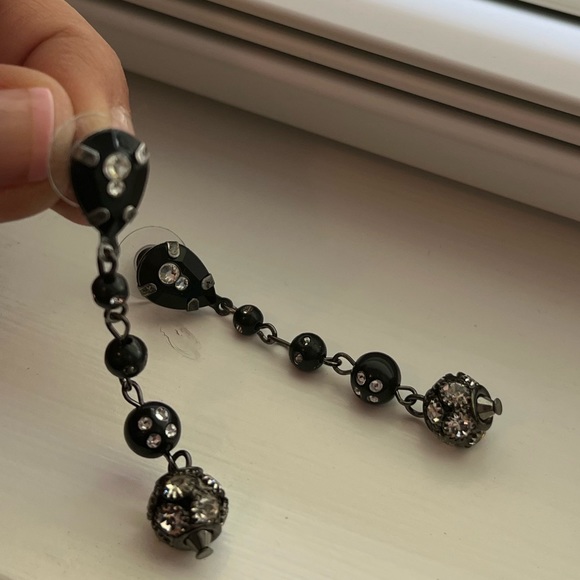 Black Soirée Dangle Drop Fashion Earrings - Picture 9 of 12